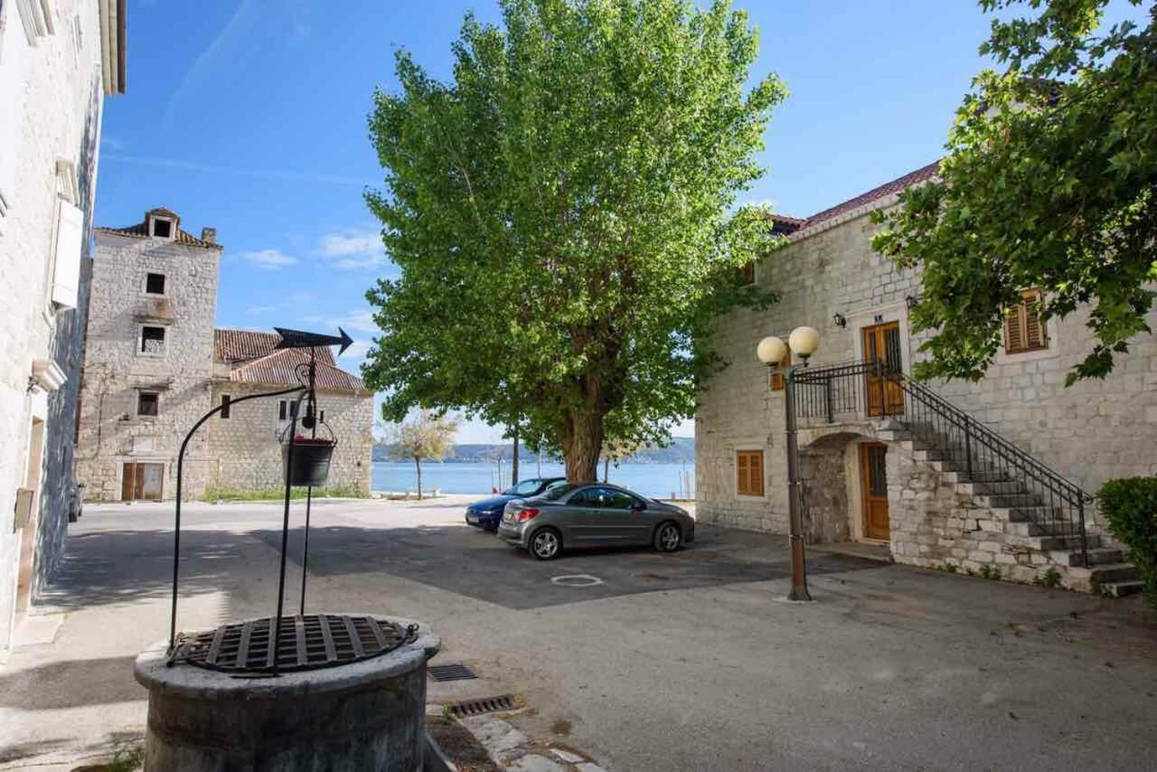 Suncica Apartments Kaštela 外观 照片